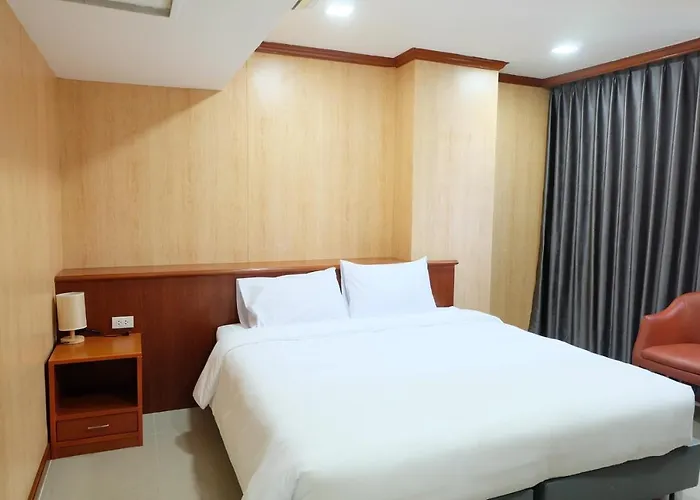 Grannylla Ramkhamhaeng Hotel